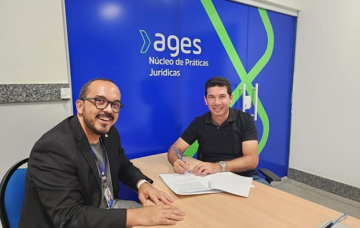 Prefeito de Mirangaba assina convênio com a Ages para beneficiar estudantes de Direito