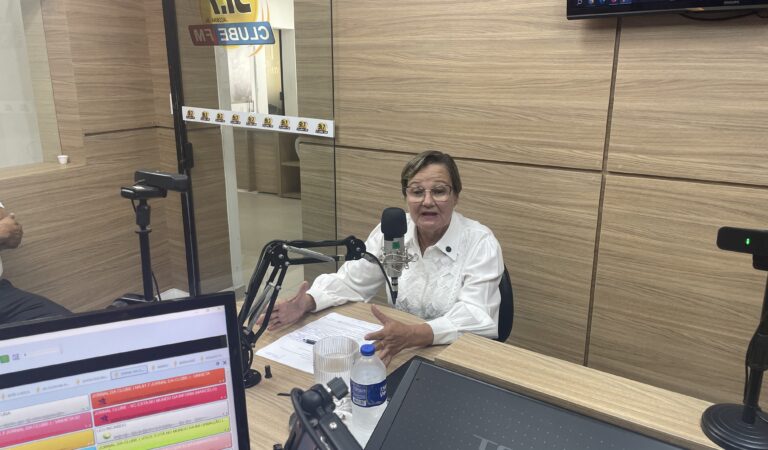 Valdice Castro concede entrevista ao Jornal da Clube, pela Clube FM