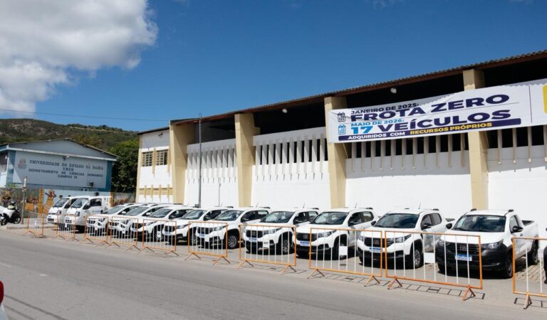 Prefeitura de Jacobina apresenta 17 novos veículos adquiridos com recursos próprios para reforçar serviços à população