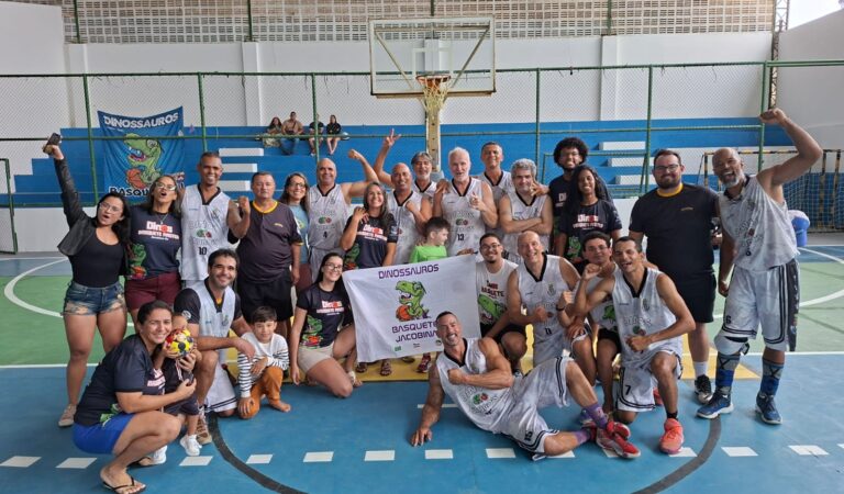 Dinossauros Basquete Jacobina faz história e vence competição em Senhor do Bonfim