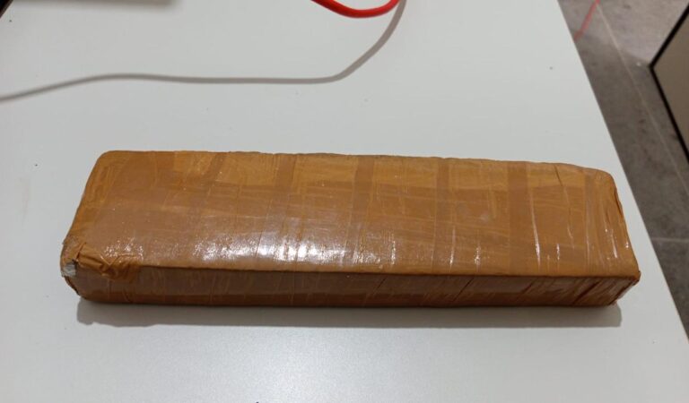 Polícia apreende cerca de 1 kg de maconha em Miguel Calmon