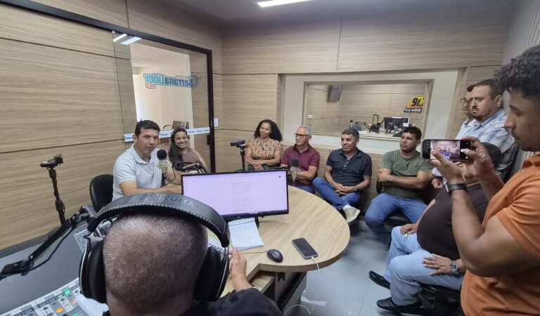 Dirceu concede entrevista à Serrana Líder FM e fala sobre gestão municipal em Mirangaba